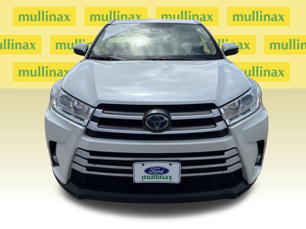 Used 2019 Toyota Highlander XLE AWD/4WD image 6
