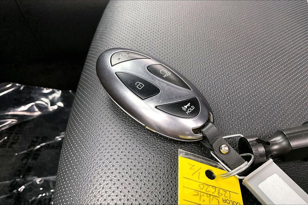 Used 2025 Hyundai Santa Cruz SEL FWD image 11
