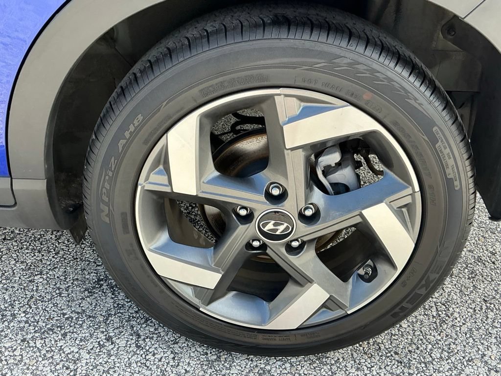 Used 2025 Hyundai Venue SEL FWD image 21