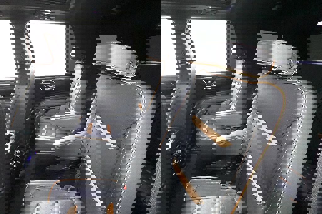 Used 2024 GMC Yukon AT4 w/ Technology Package image 27