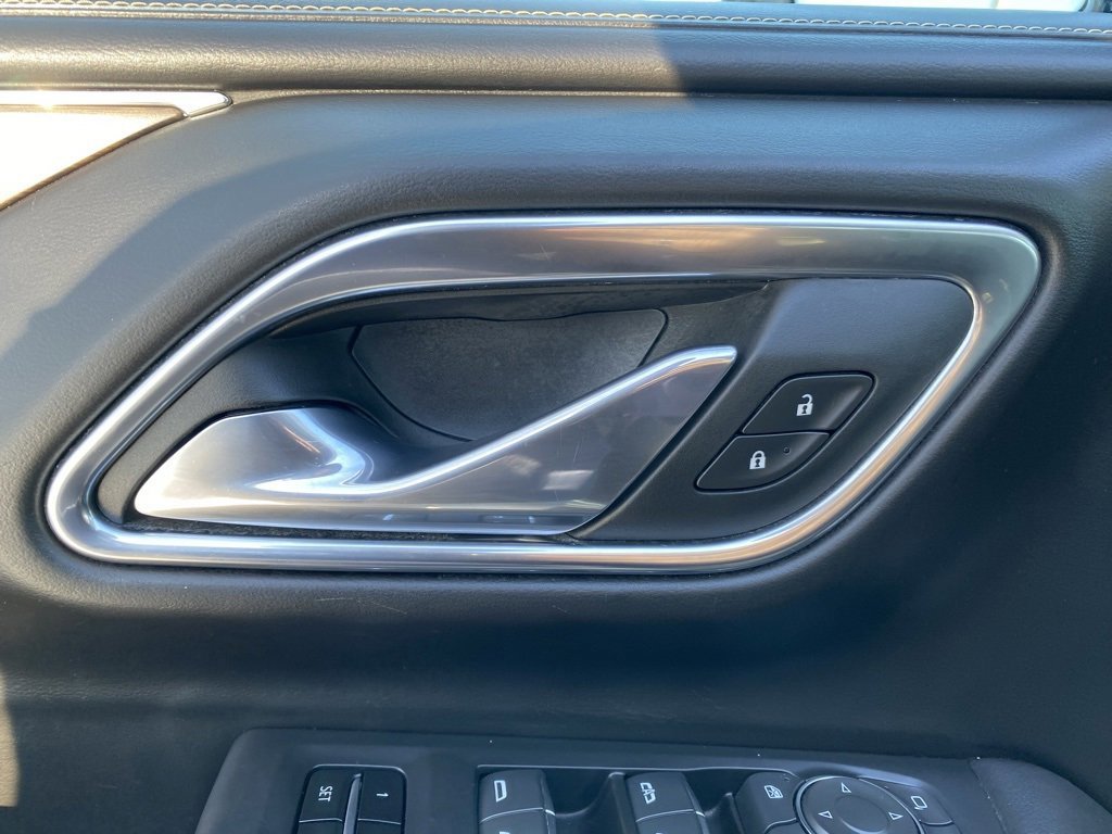 Used 2024 Chevrolet Suburban Premier image 14