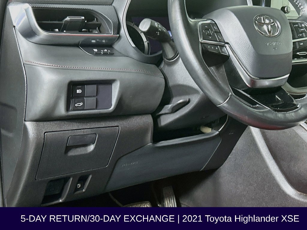 Used 2021 Toyota Highlander XSE AWD/4WD image 12