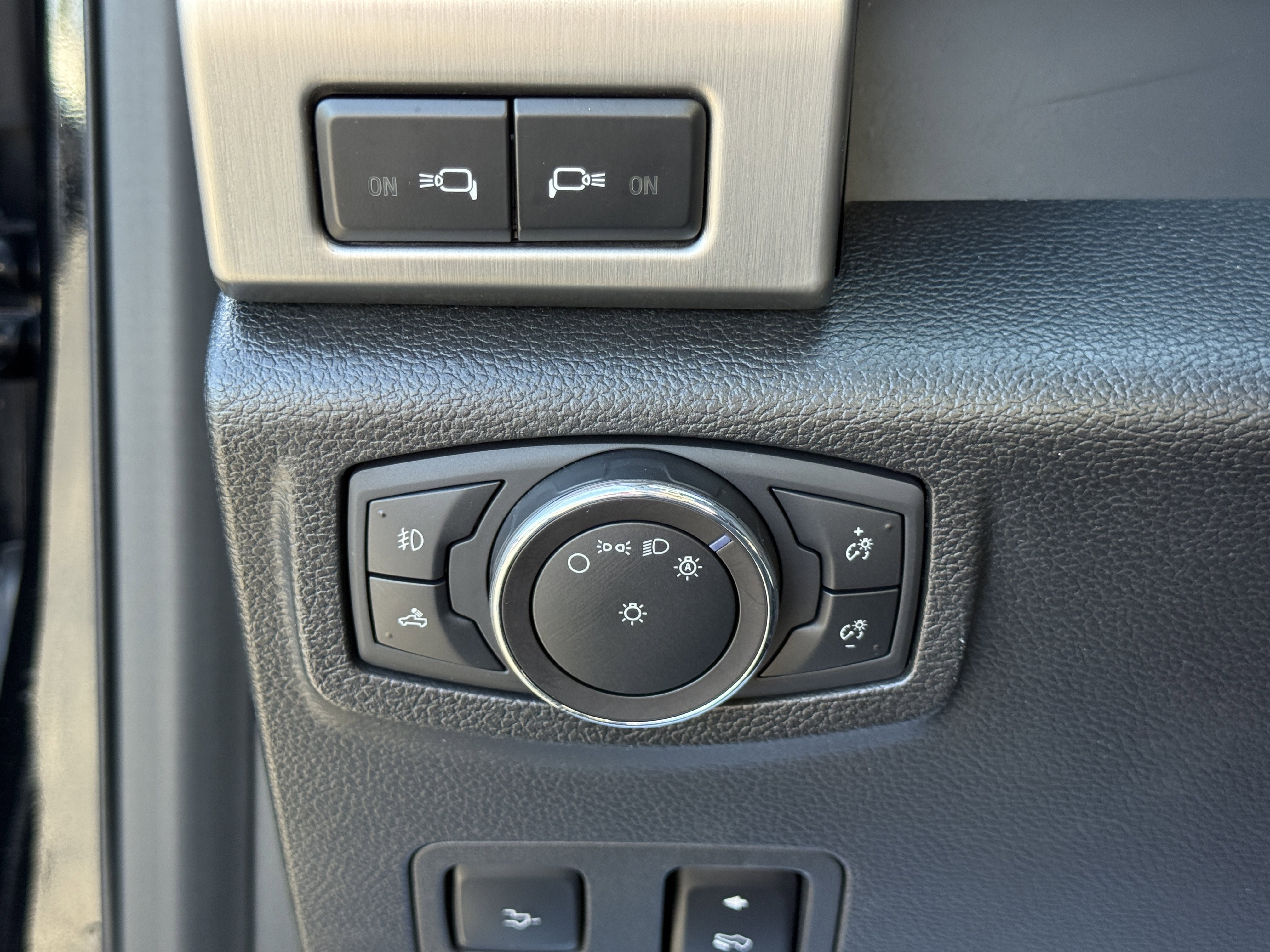 Certified 2018 Ford F250 Platinum w/ Platinum Ultimate Package image 25