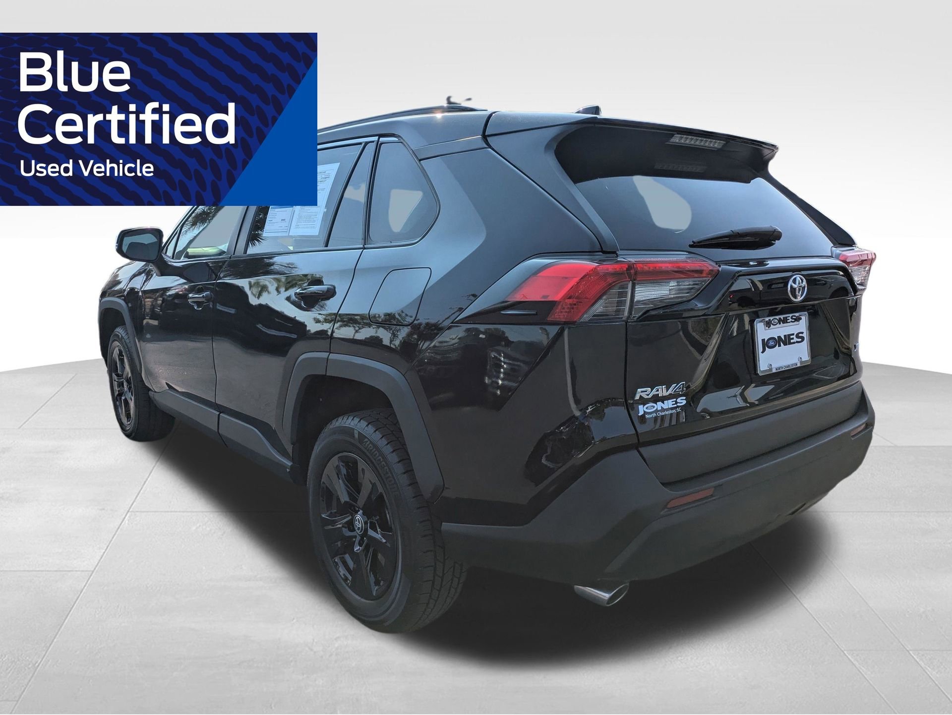 Used 2023 Toyota RAV4 XLE FWD image 8