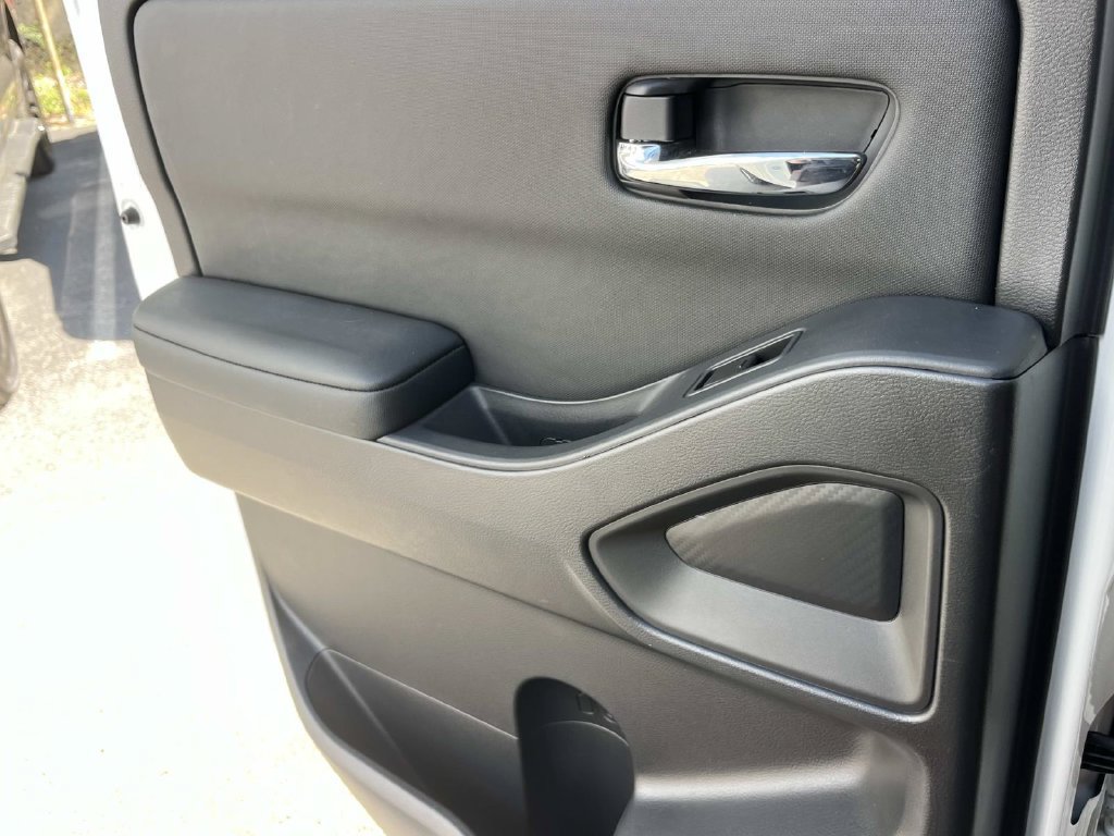 Used 2023 Nissan Frontier SV w/ Technology Package RWD image 22