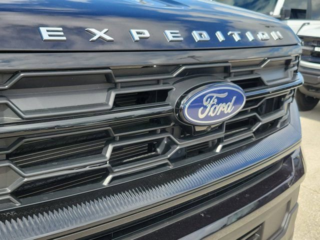 Certified 2025 Ford Expedition Active image 7