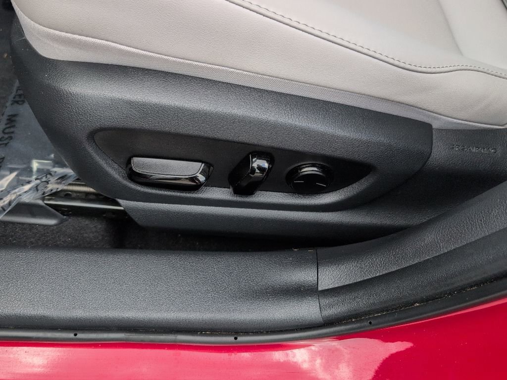Used 2024 Lexus UX 250h FWD image 9