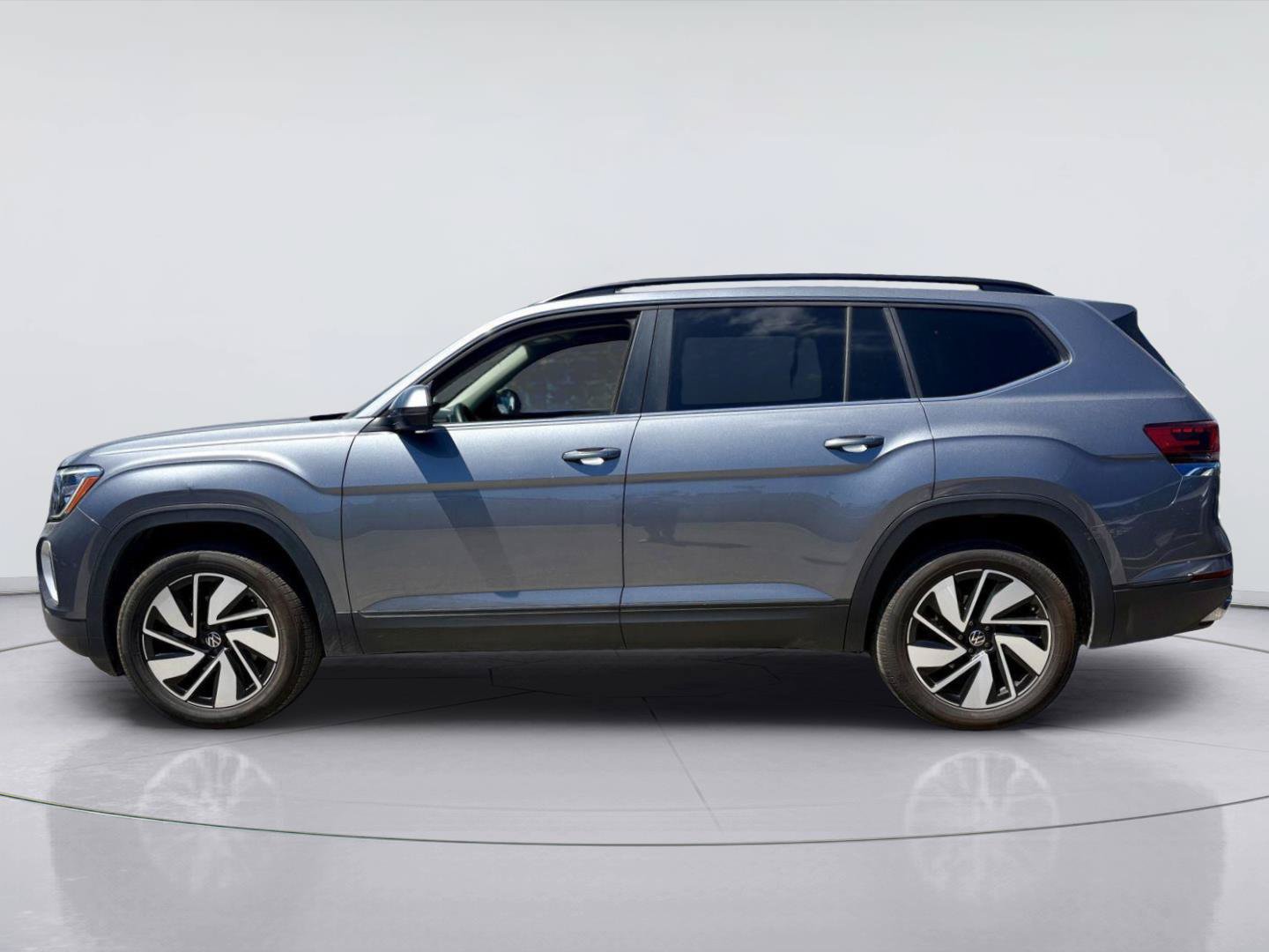 Used 2024 Volkswagen Atlas SE FWD image 8
