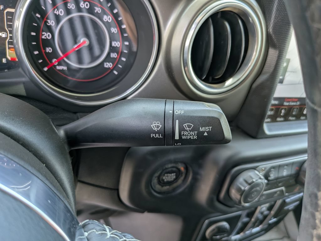 Used 2018 Jeep Wrangler Unlimited Rubicon AWD/4WD image 34