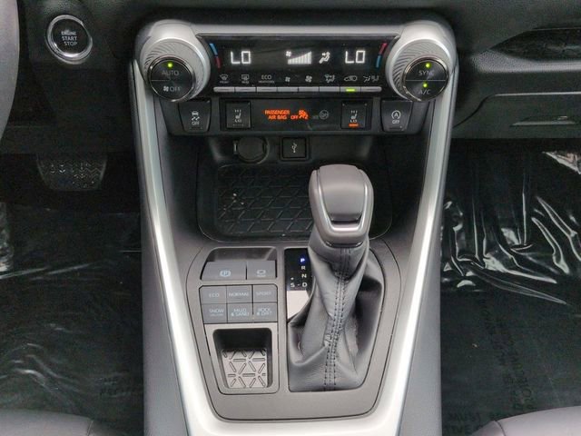 Used 2022 Toyota RAV4 XLE Premium AWD/4WD image 19
