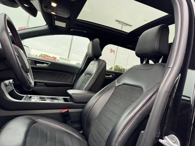 Certified 2024 Ford Edge ST-Line w/ Cargo Accessory Package AWD/4WD image 9