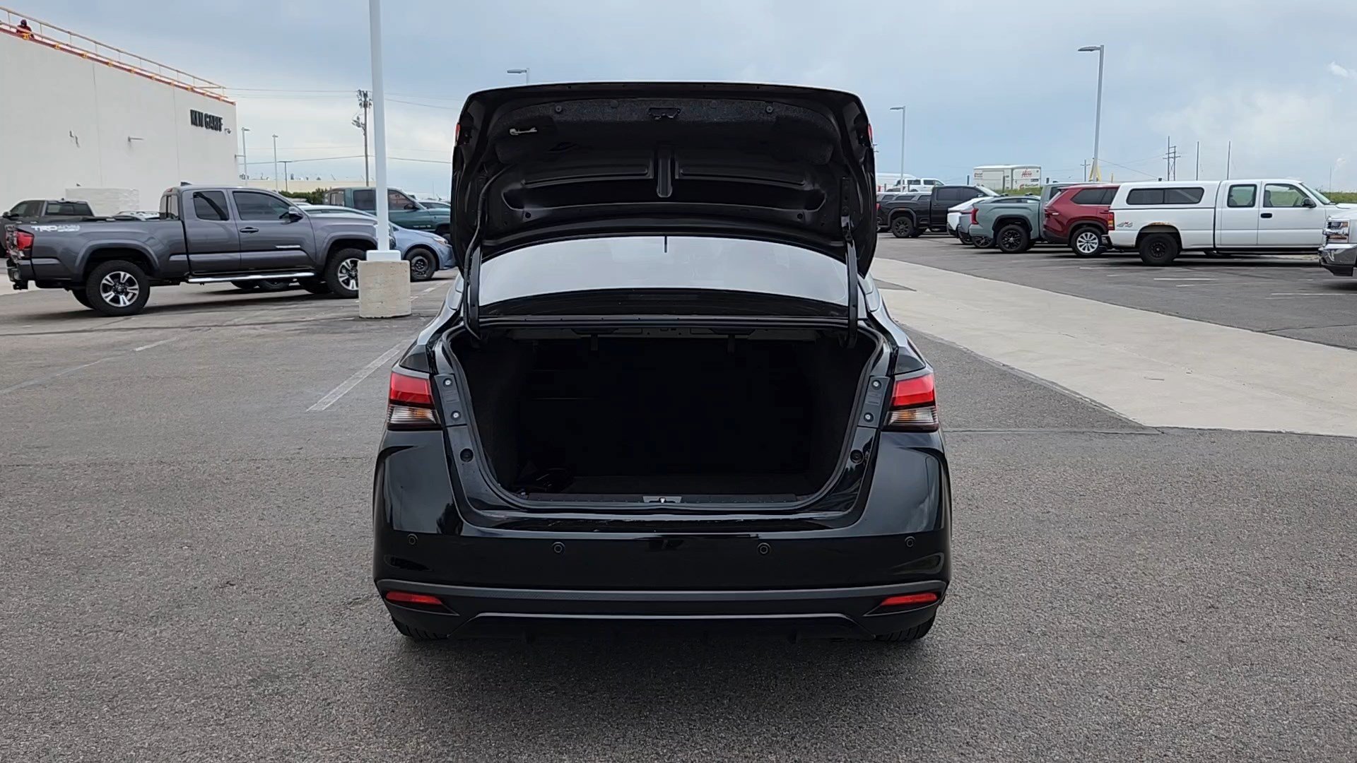 Used 2025 Nissan Versa S w/ Trunk Package FWD image 18