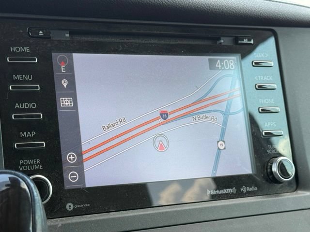 Used 2019 Toyota Sienna XLE w/ XLE Navigation Package FWD image 9