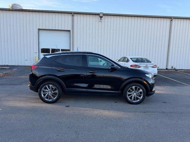 Used 2022 Buick Encore GX Essence w/ Experience Buick Package image 2