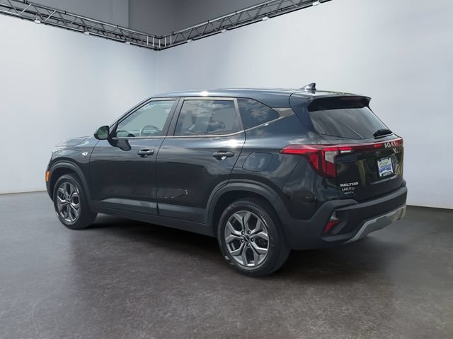 Used 2024 Kia Seltos LX AWD/4WD image 3