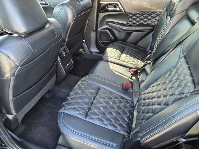 Used 2023 Mitsubishi Outlander SEL image 11
