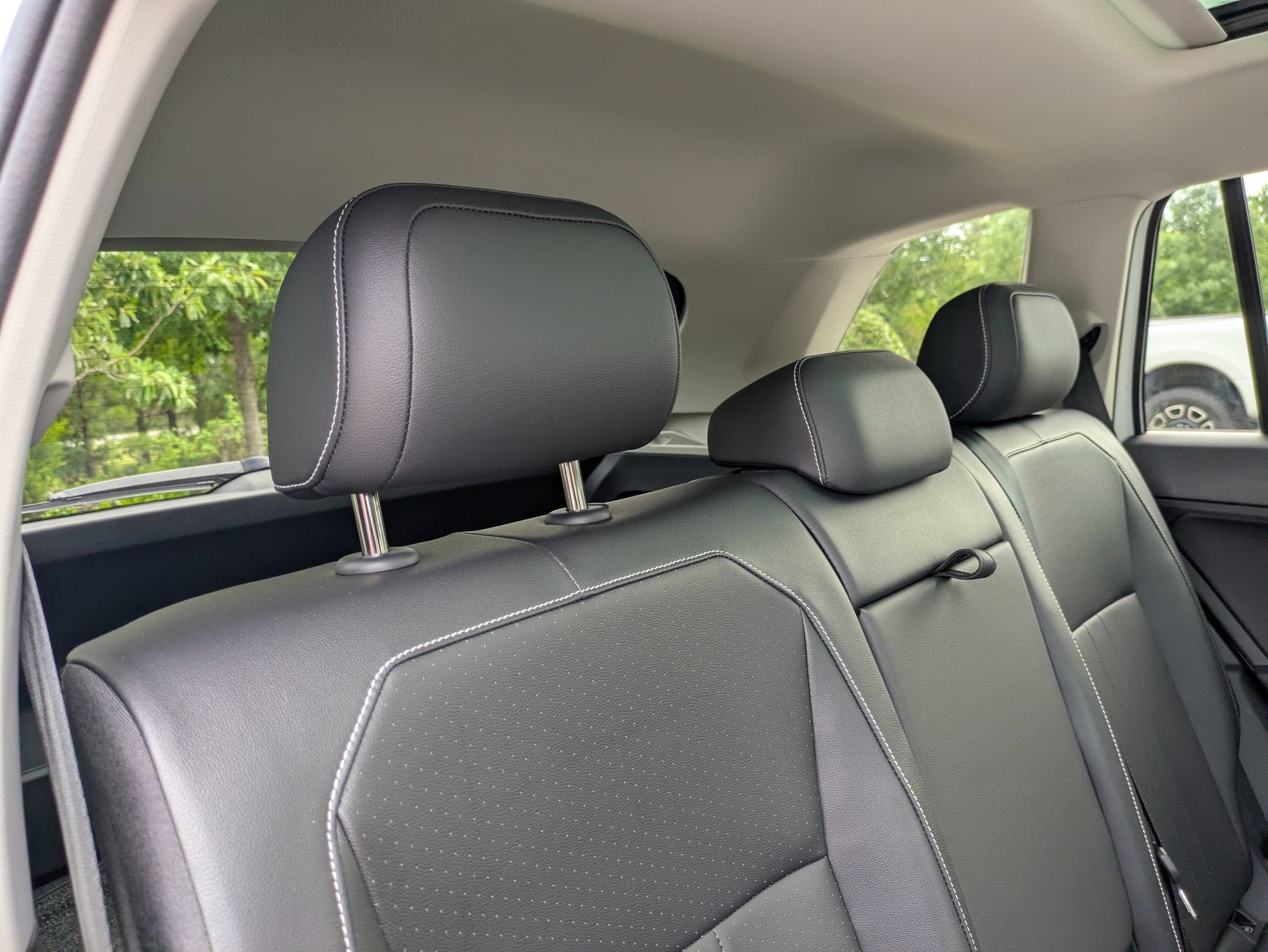 Used 2024 Volkswagen Tiguan SE w/ Panoramic Sunroof Package AWD/4WD image 37
