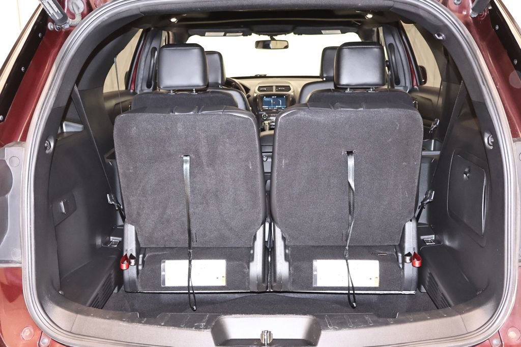 Certified 2018 Ford Explorer XLT w/ Equipment Group 202A image 43