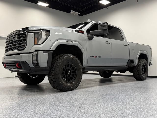 Used 2024 GMC Sierra 2500 AT4 w/ AT4 Premium Plus Package AWD/4WD image 5