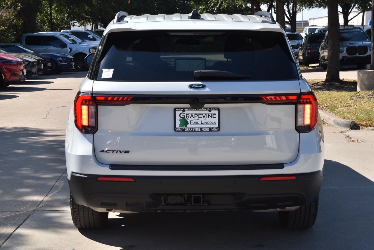 Certified 2026 Ford Explorer Active RWD image 9