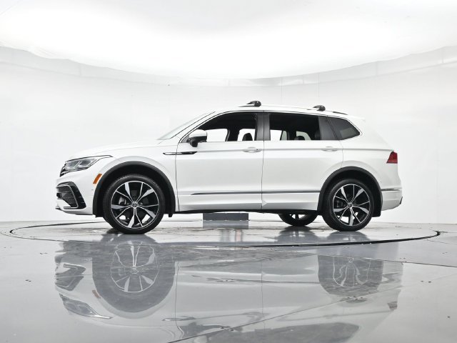Used 2023 Volkswagen Tiguan SEL R-Line AWD/4WD image 34