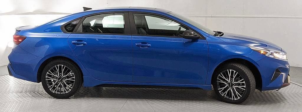 Used 2024 Kia Forte GT-Line w/ GT-Line Premium Package FWD image 2