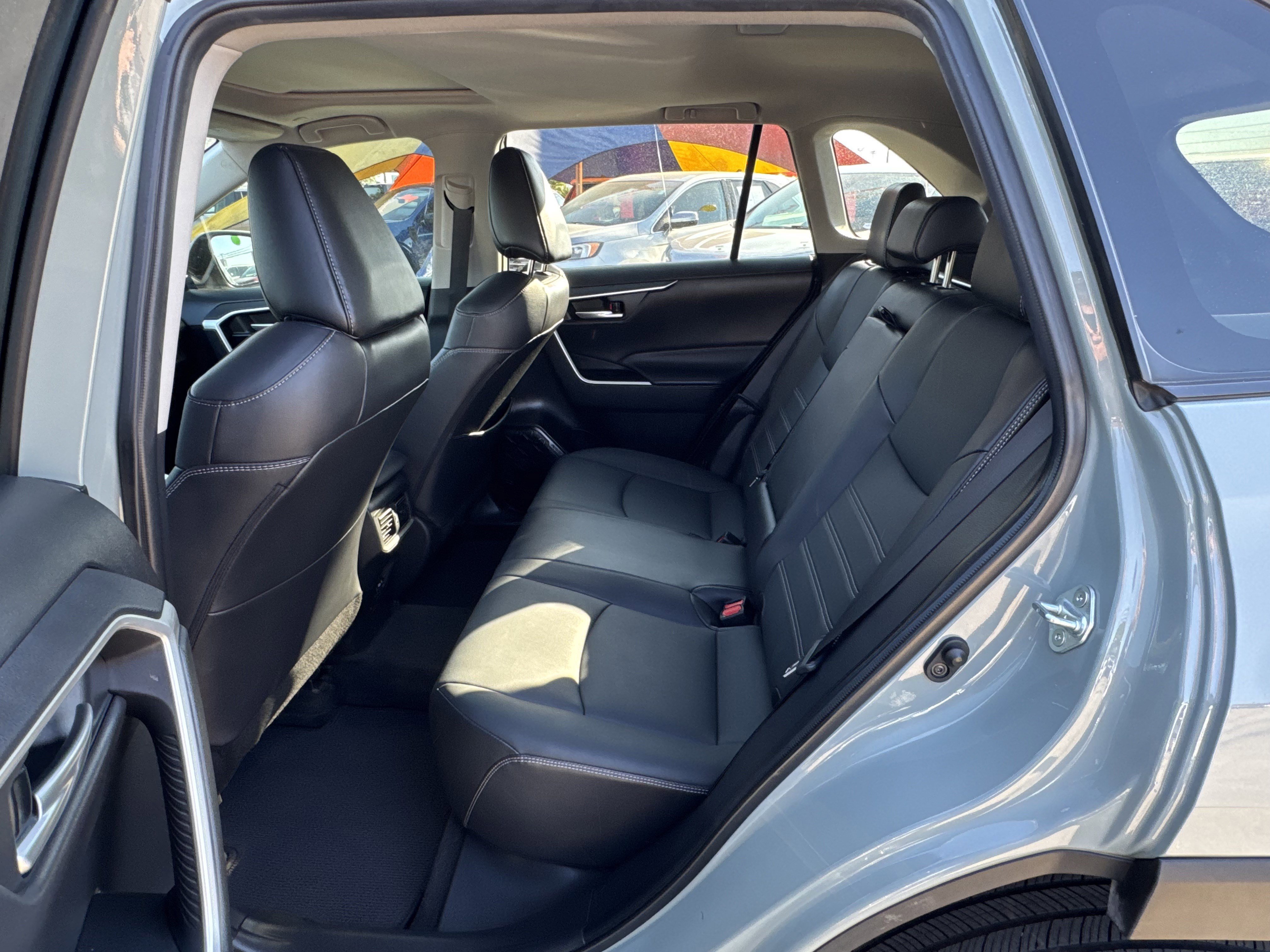 Used 2023 Toyota RAV4 XLE Premium image 14