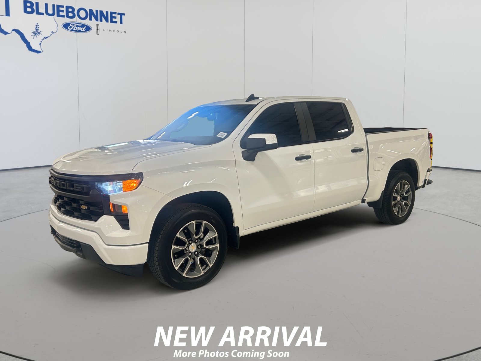 Used 2024 Chevrolet Silverado 1500 Custom RWD image 1