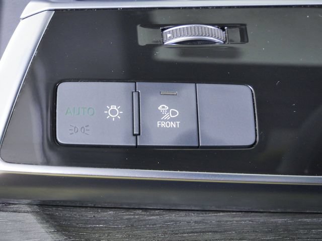Used 2021 Audi Q8 Premium AWD/4WD image 26