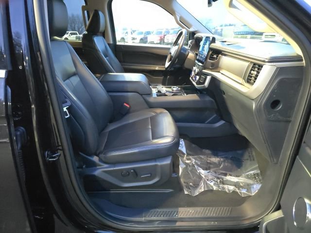 Certified 2024 Ford Expedition XLT image 9