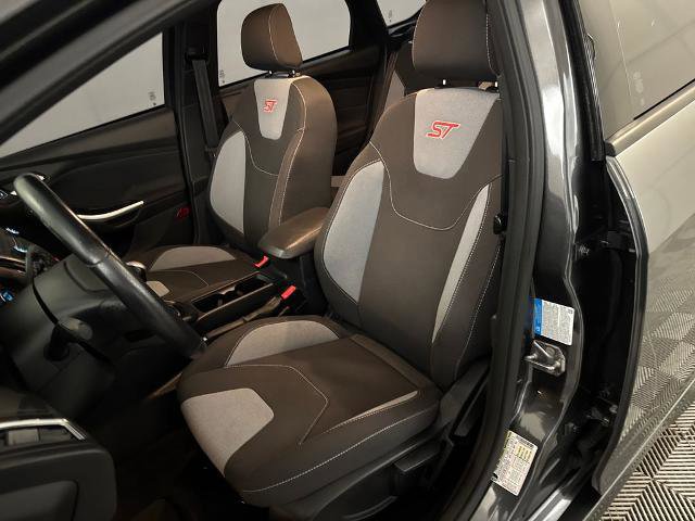Certified 2018 Ford Focus ST FWD image 17