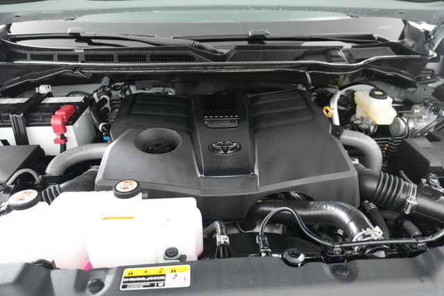 Used 2026 Toyota Tundra SR5 w/ SR5 Premium Package AWD/4WD image 32