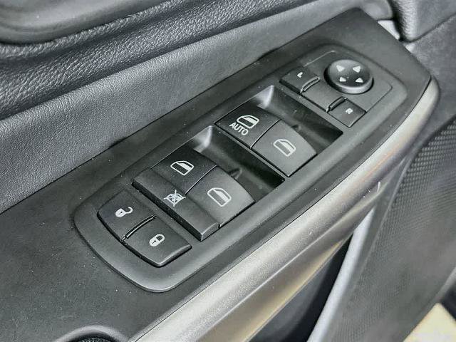 Used 2020 Jeep Cherokee Latitude FWD image 28