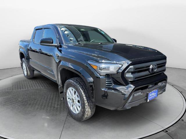 Used 2025 Toyota Tacoma SR5 AWD/4WD video 1