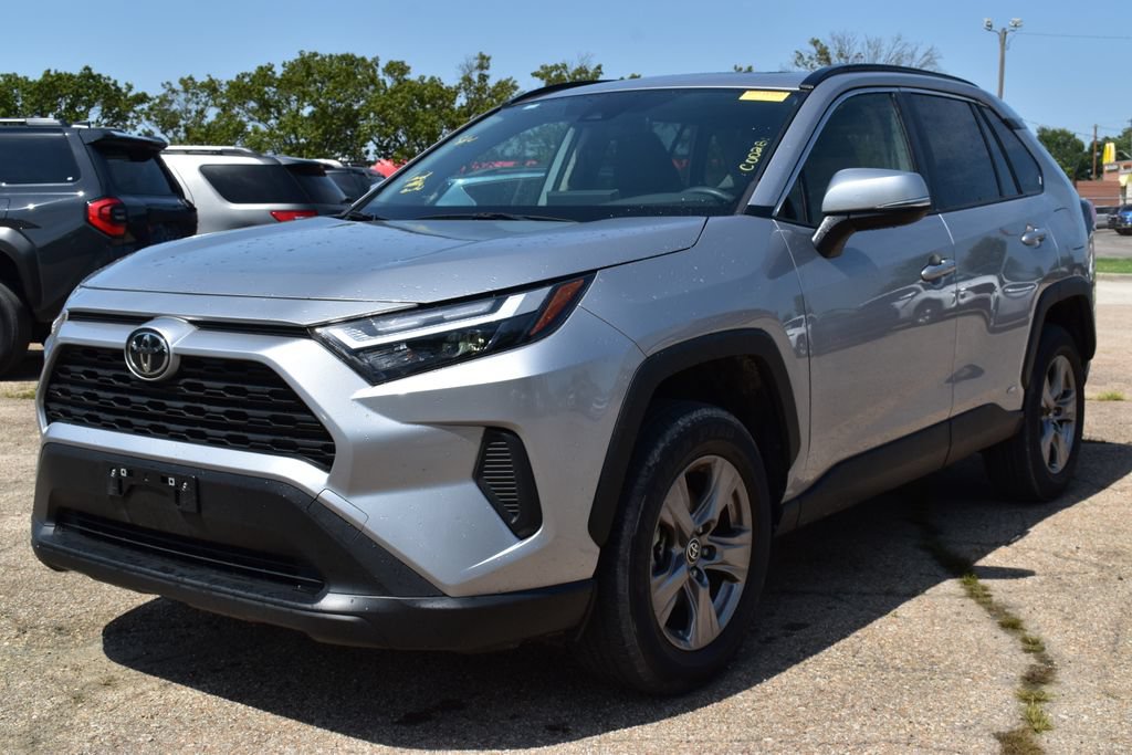 Used 2025 Toyota RAV4 XLE w/ Convenience Package AWD/4WD image 1