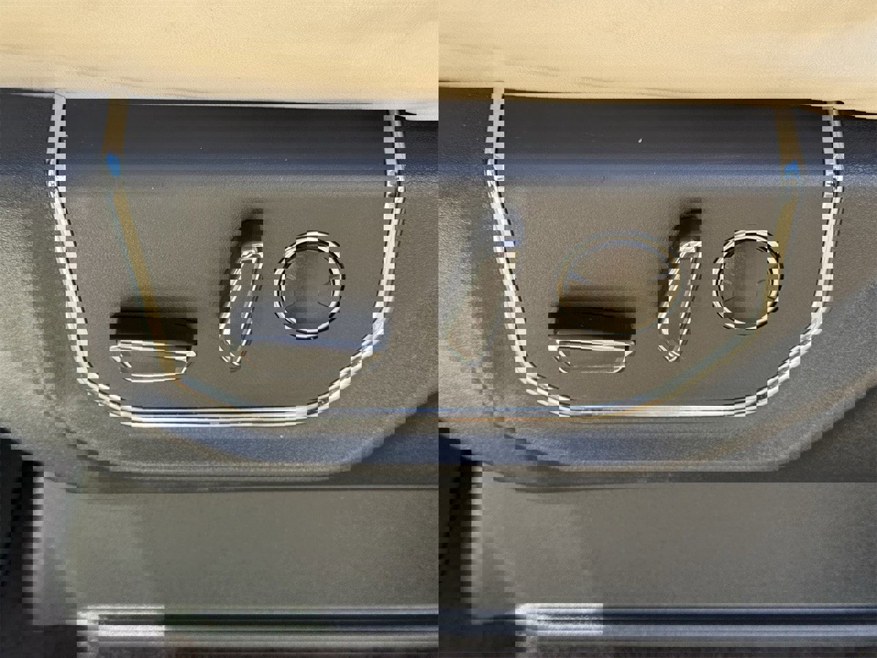 Certified 2023 Ford Expedition Max Platinum image 27