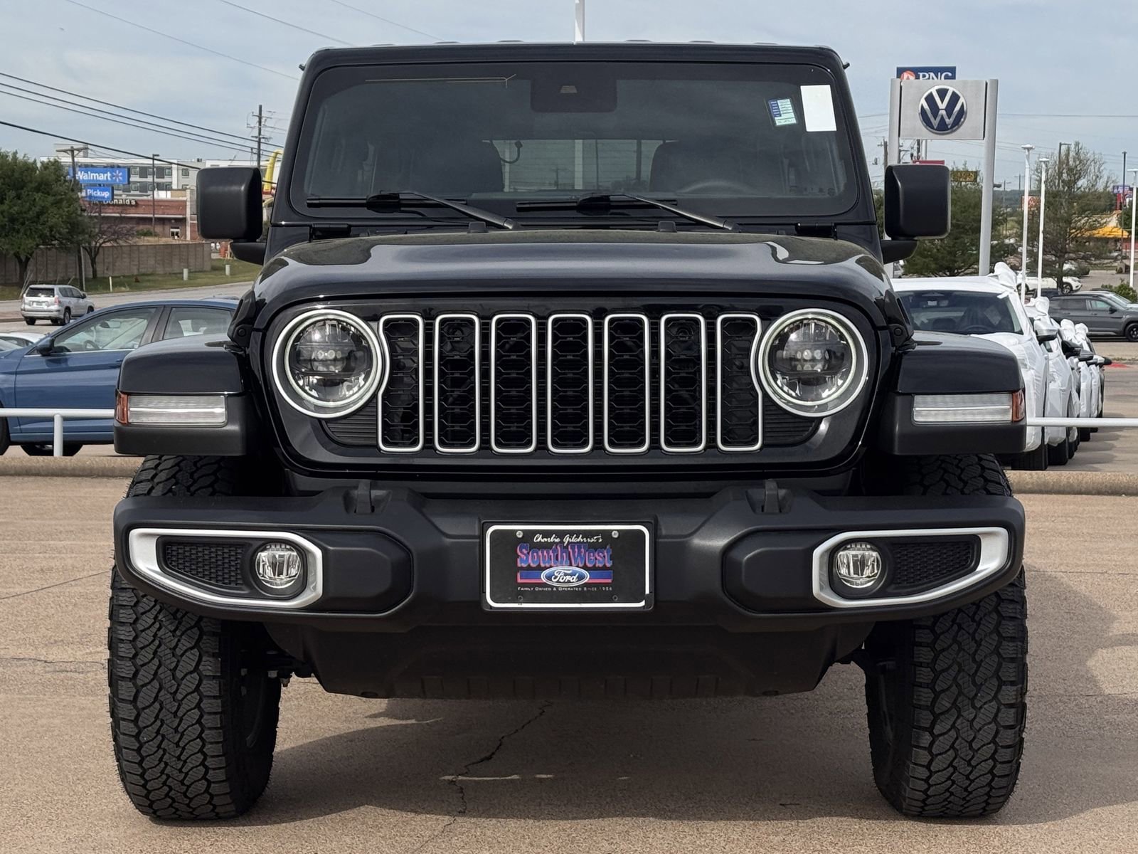 Used 2024 Jeep Wrangler Sahara w/ Safety Group image 9