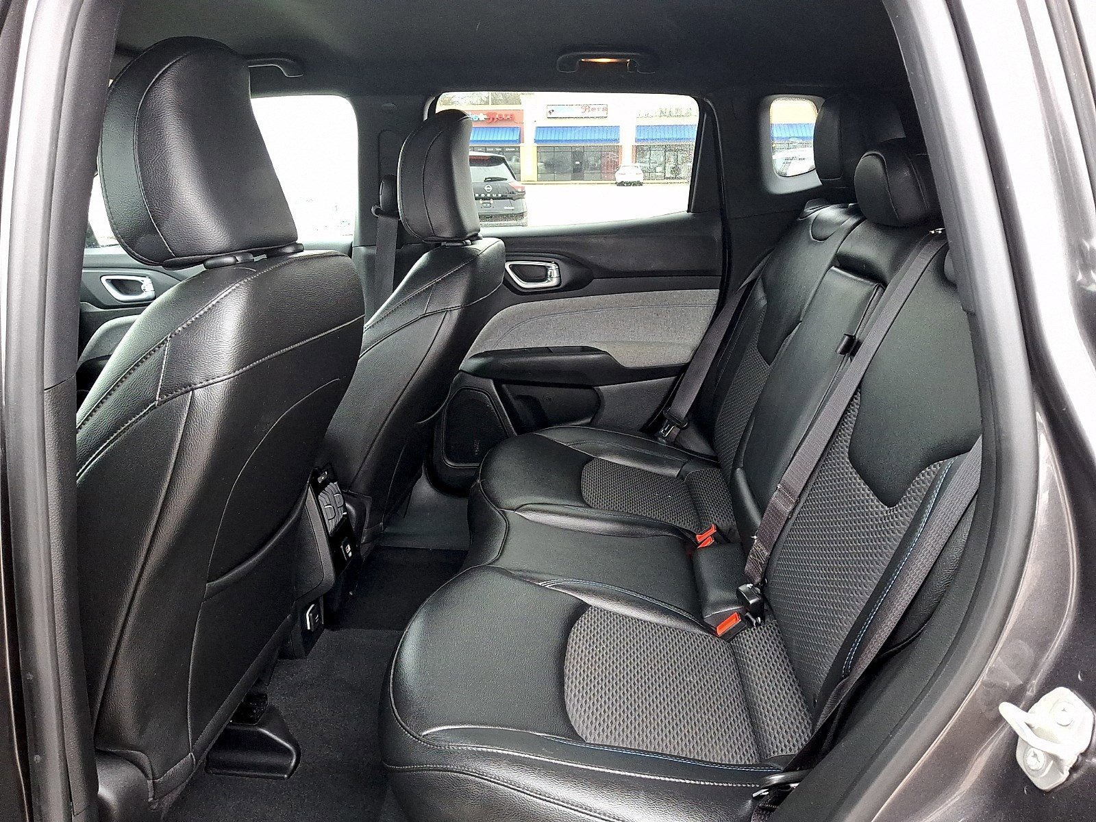 Used 2024 Jeep Compass Latitude image 9