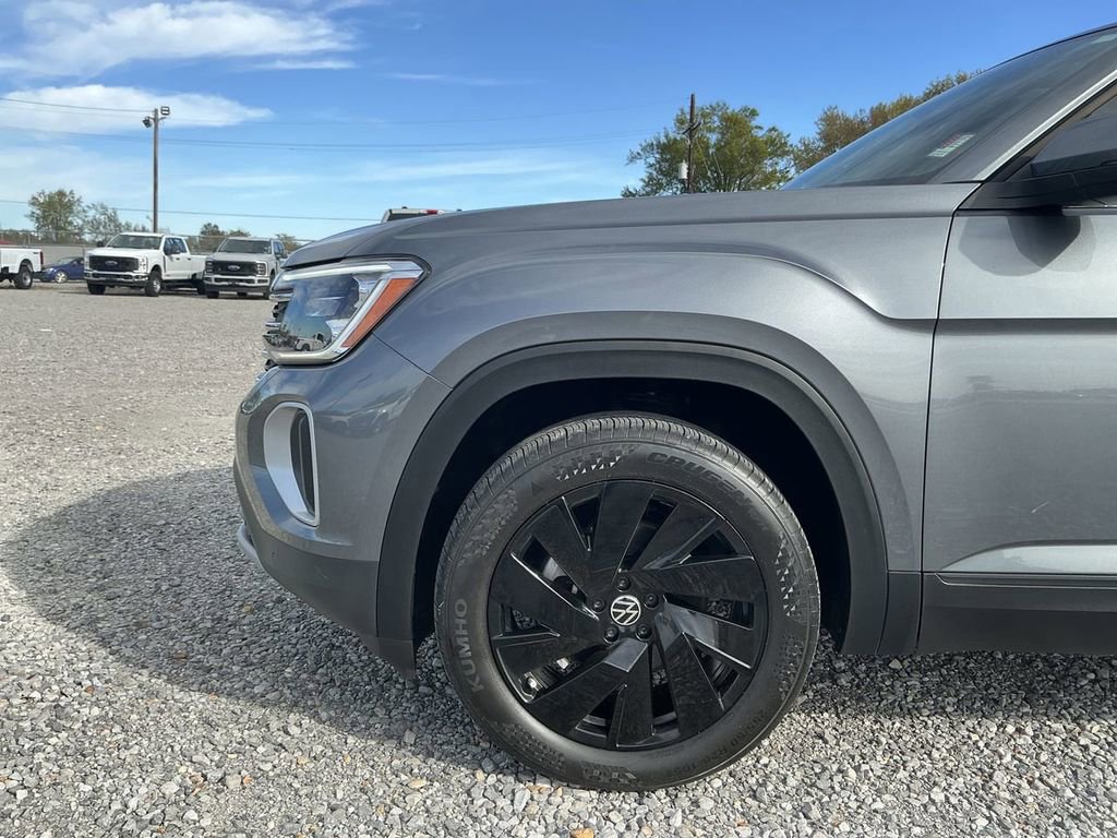 Used 2024 Volkswagen Atlas SE image 11