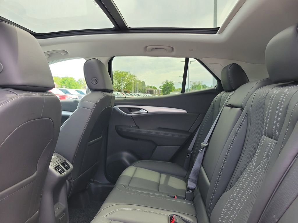 Used 2025 Buick Envision Avenir AWD/4WD image 14
