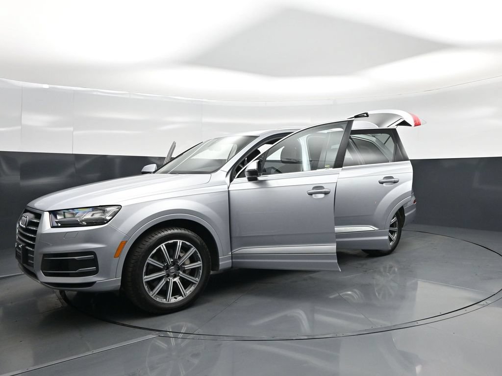 Used 2017 Audi Q7 3.0T Premium Plus w/ Premium Plus Package AWD/4WD image 34