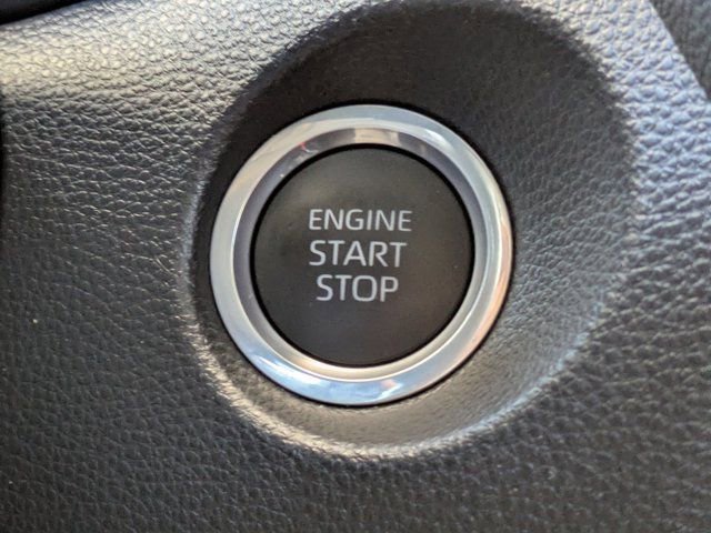 Used 2022 Toyota Corolla Cross XLE image 29