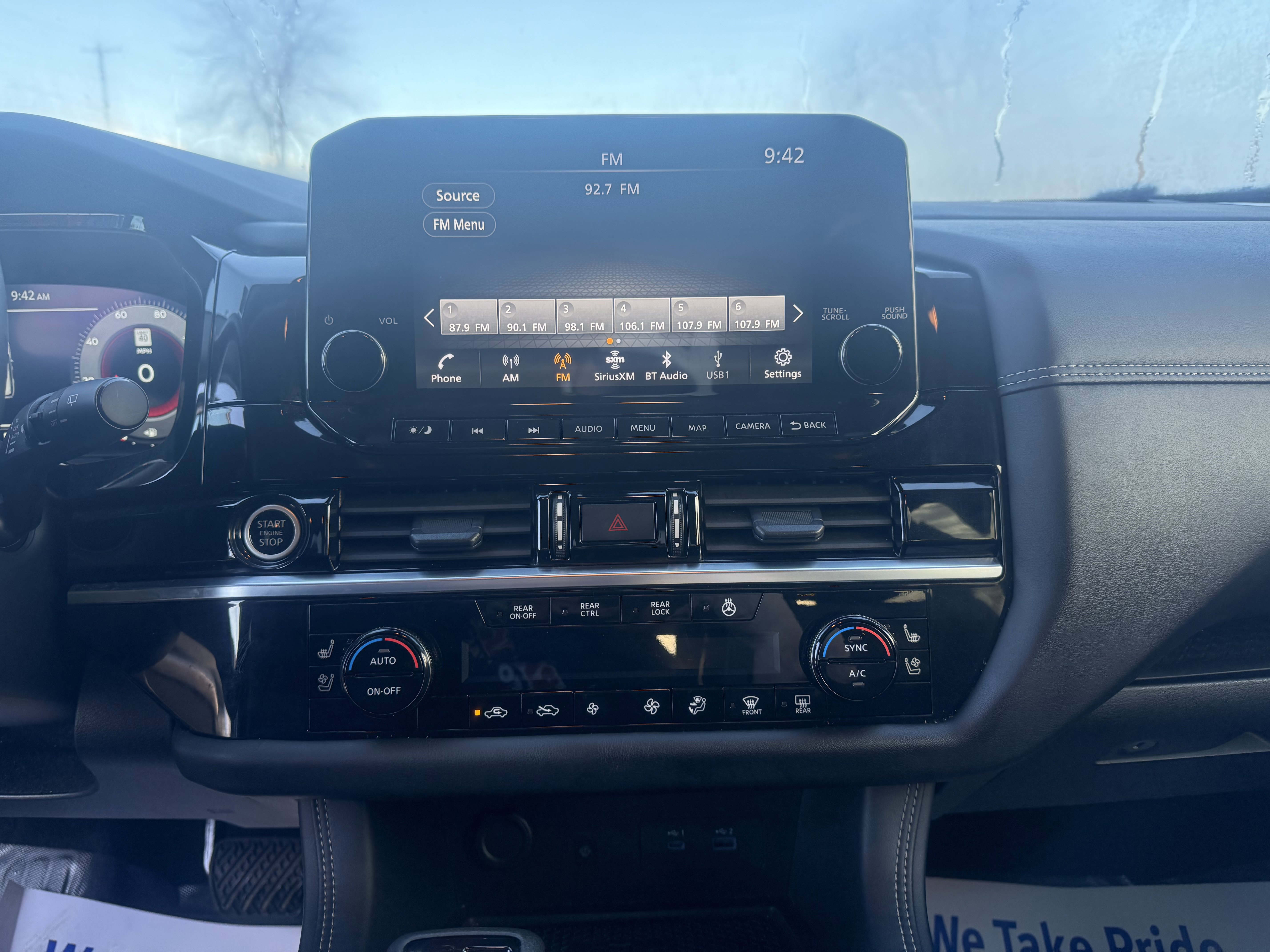 Used 2024 Nissan Pathfinder Platinum image 16