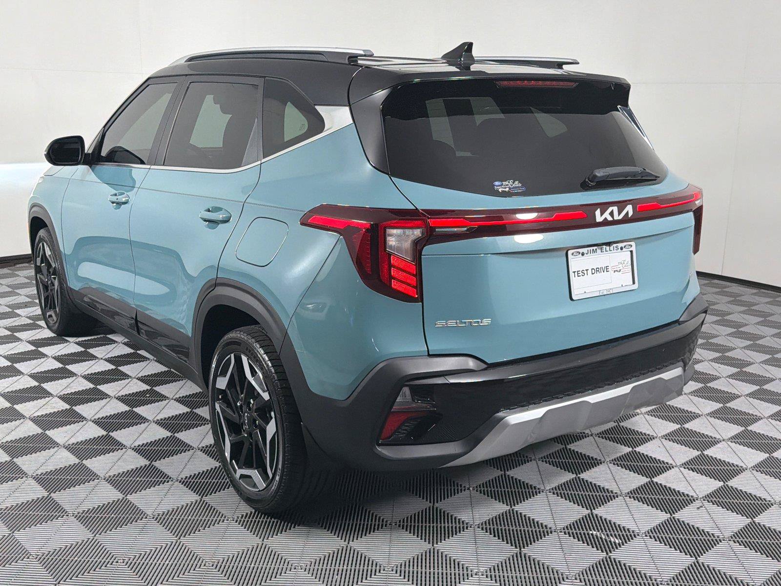 Used 2024 Kia Seltos SX AWD/4WD image 5