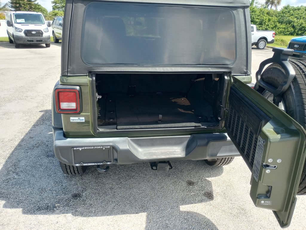 Used 2022 Jeep Wrangler Unlimited Sport AWD/4WD image 13