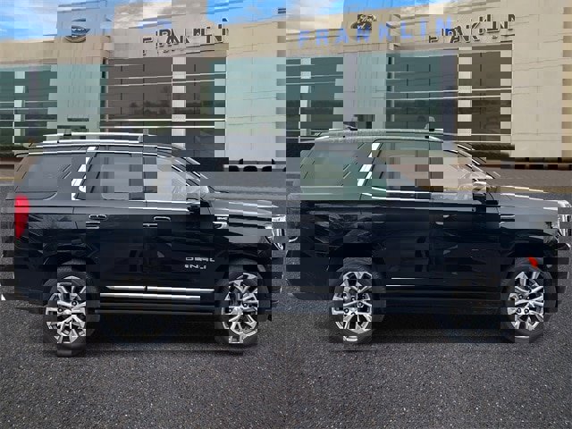 Used 2021 GMC Yukon Denali w/ Denali Premium Package image 6
