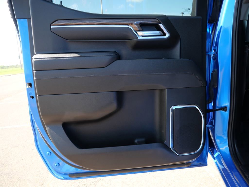 Used 2025 Chevrolet Silverado 1500 LT AWD/4WD image 8