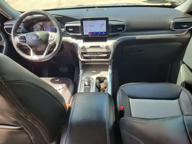 Certified 2023 Ford Explorer XLT w/ Equipment Group 202A RWD image 19