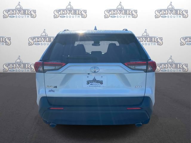 Used 2025 Toyota RAV4 XLE Premium FWD image 4