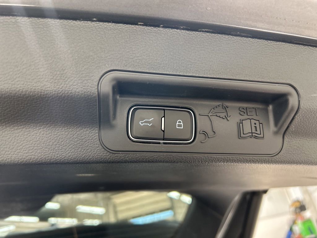 Certified 2023 Ford Explorer XLT w/ Equipment Group 202A image 33